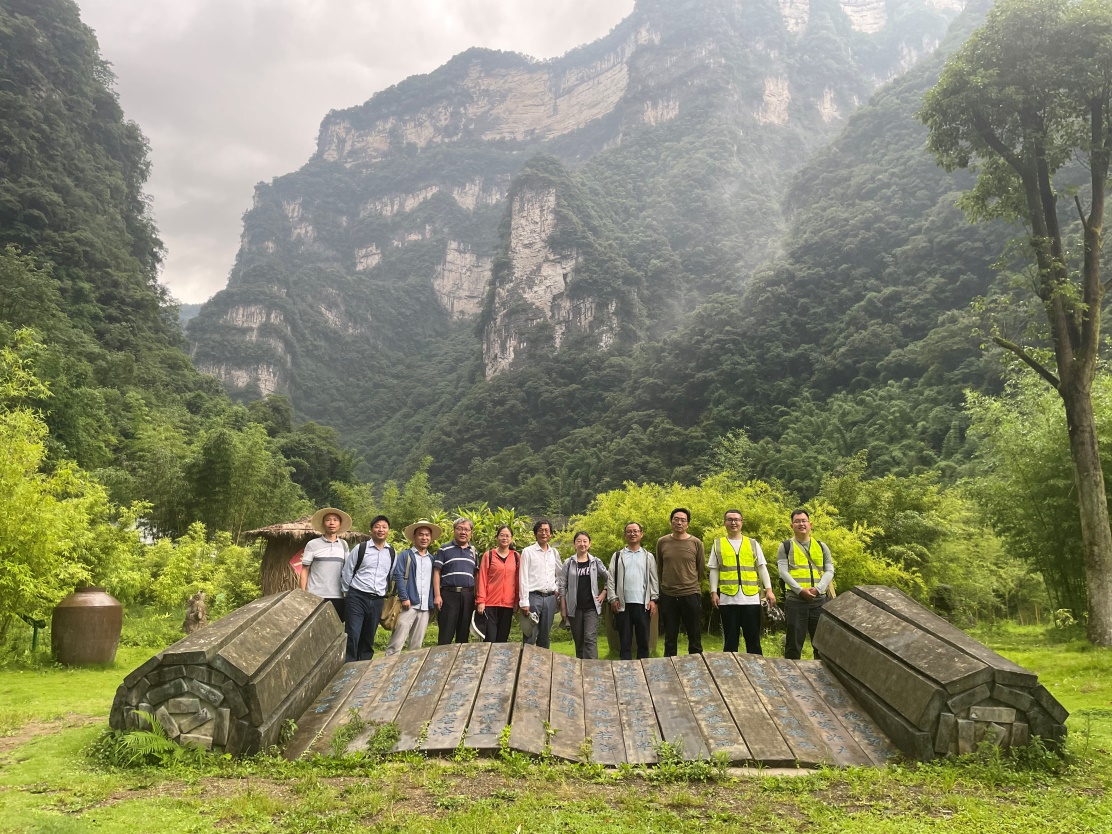 我校中國地質(zhì)大學(xué)（武漢）地質(zhì)工程專業(yè)秭歸野外實踐教學(xué)-地大熱能